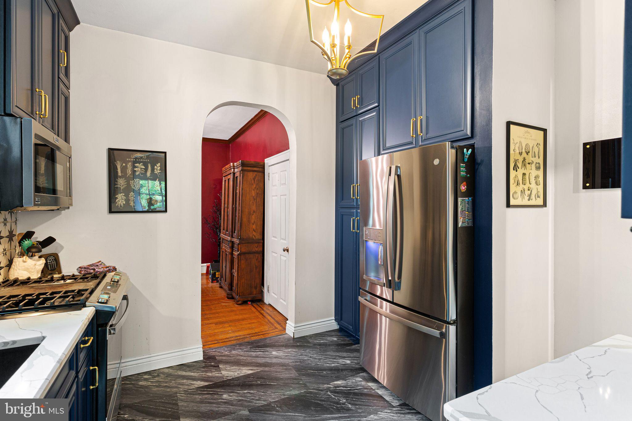 18 W PINE STREET