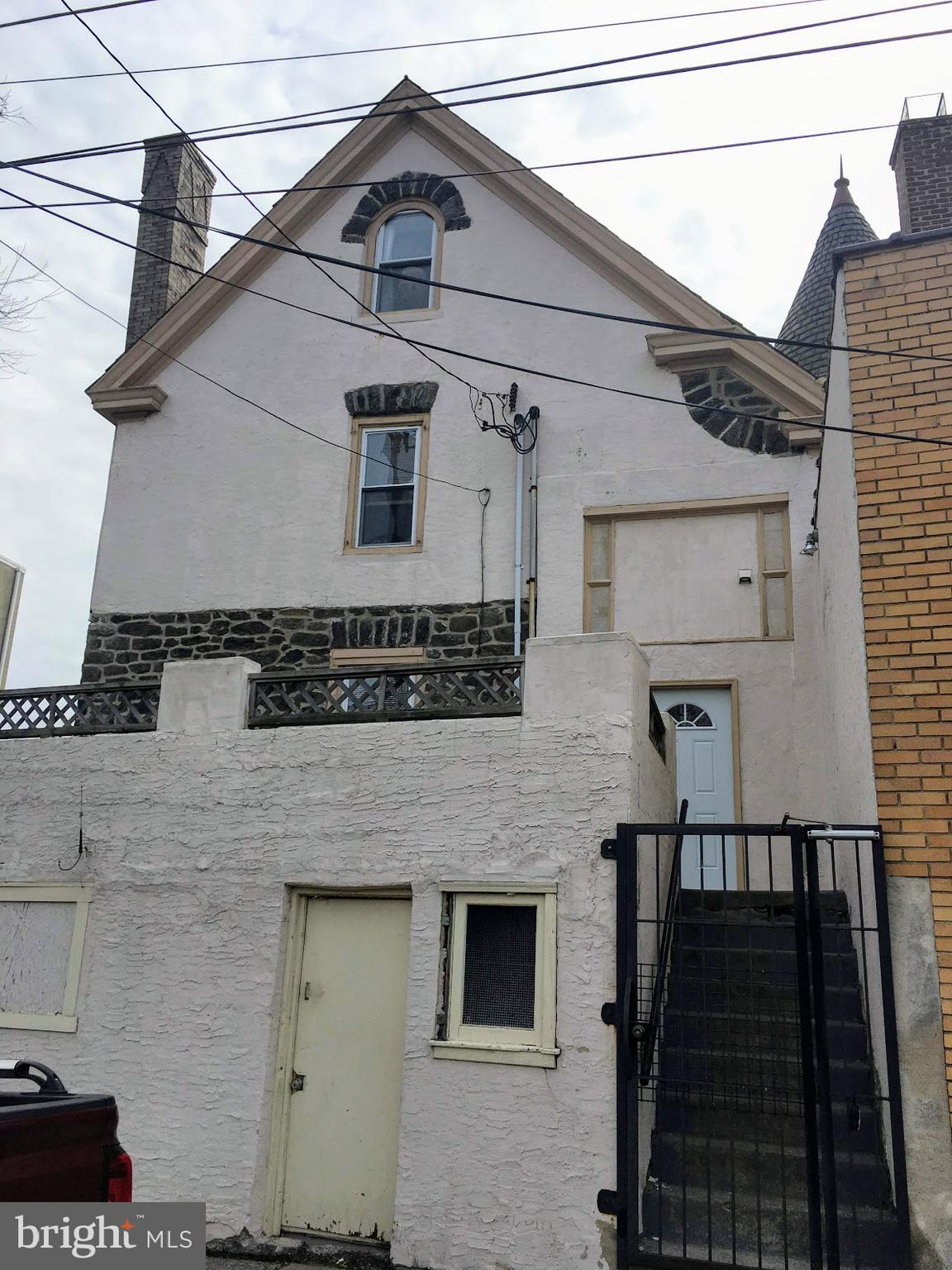 ROXBOROUGH - Residential Lease