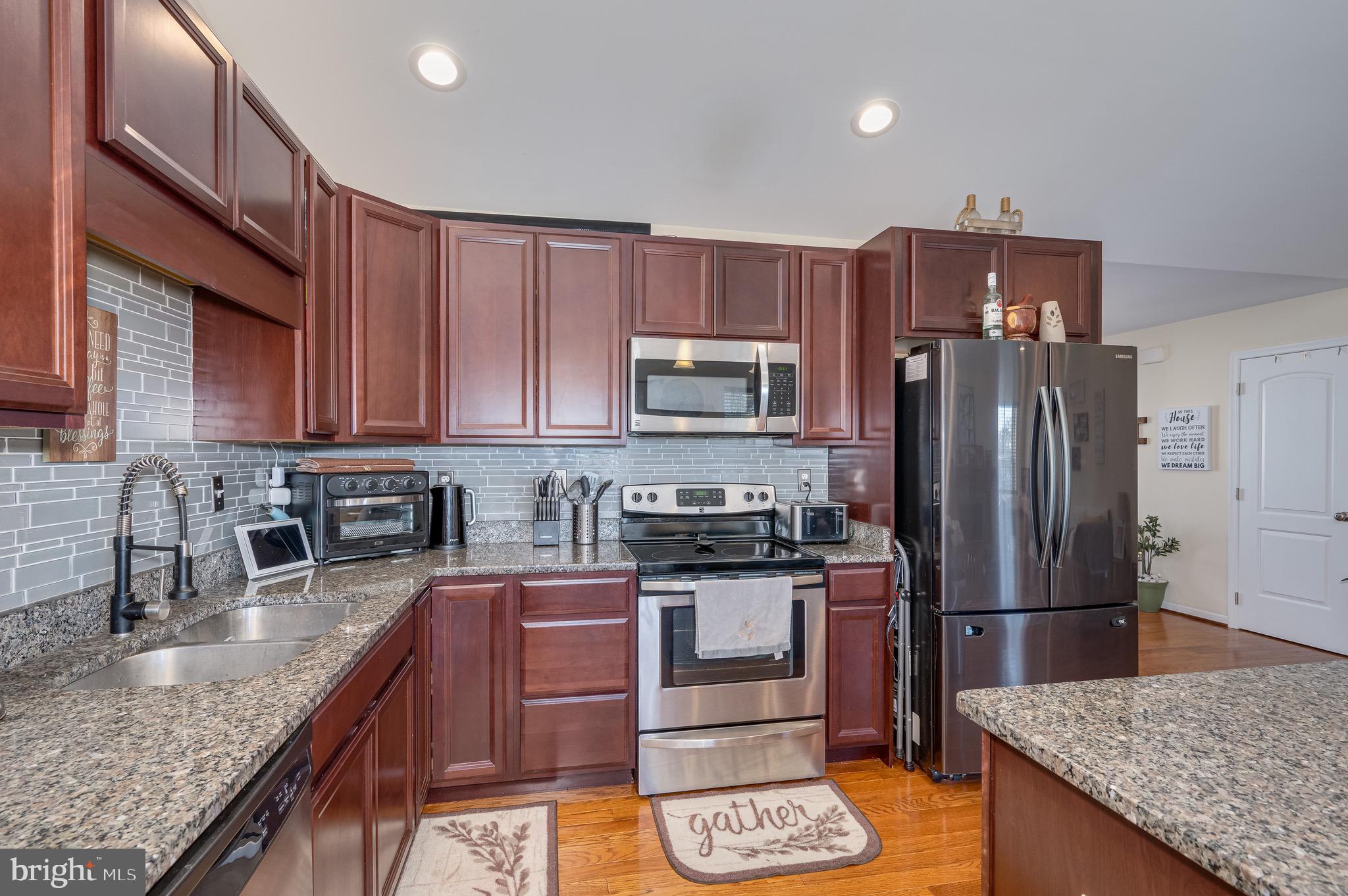 HERITAGE HILLS - Residential