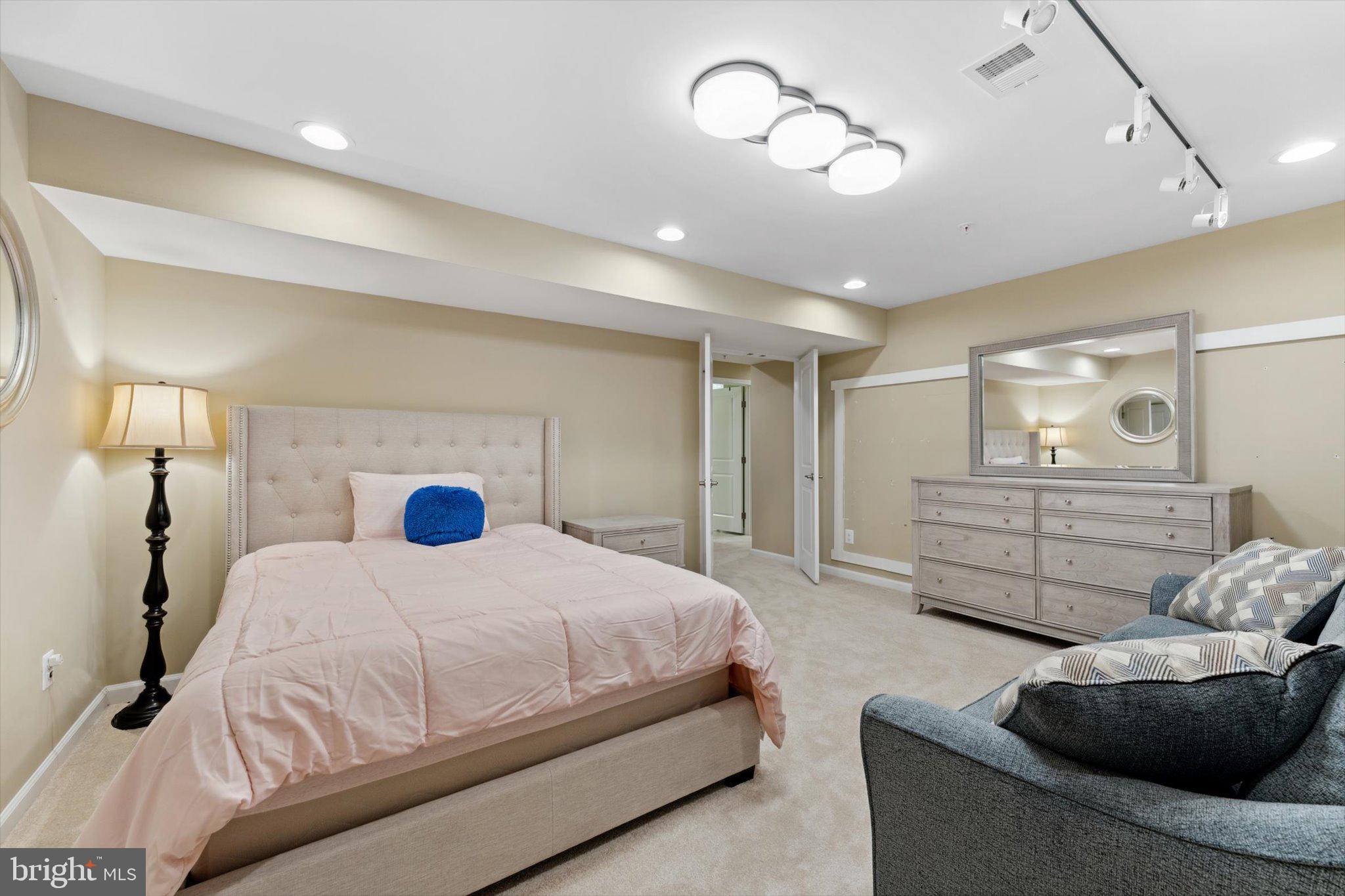 MARBURY - Residential