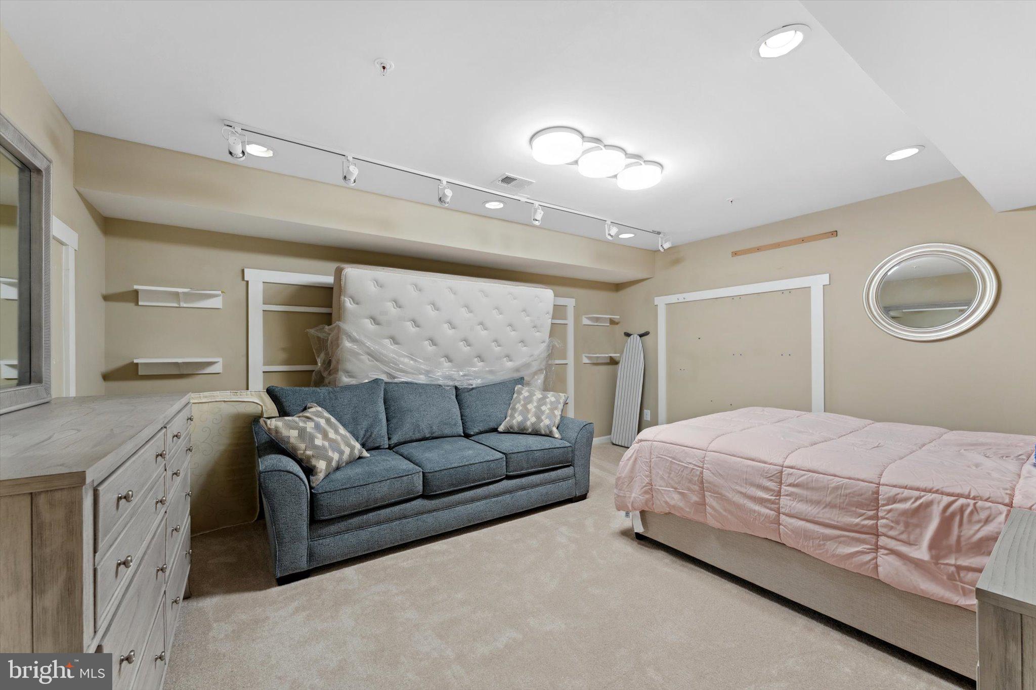 MARBURY - Residential