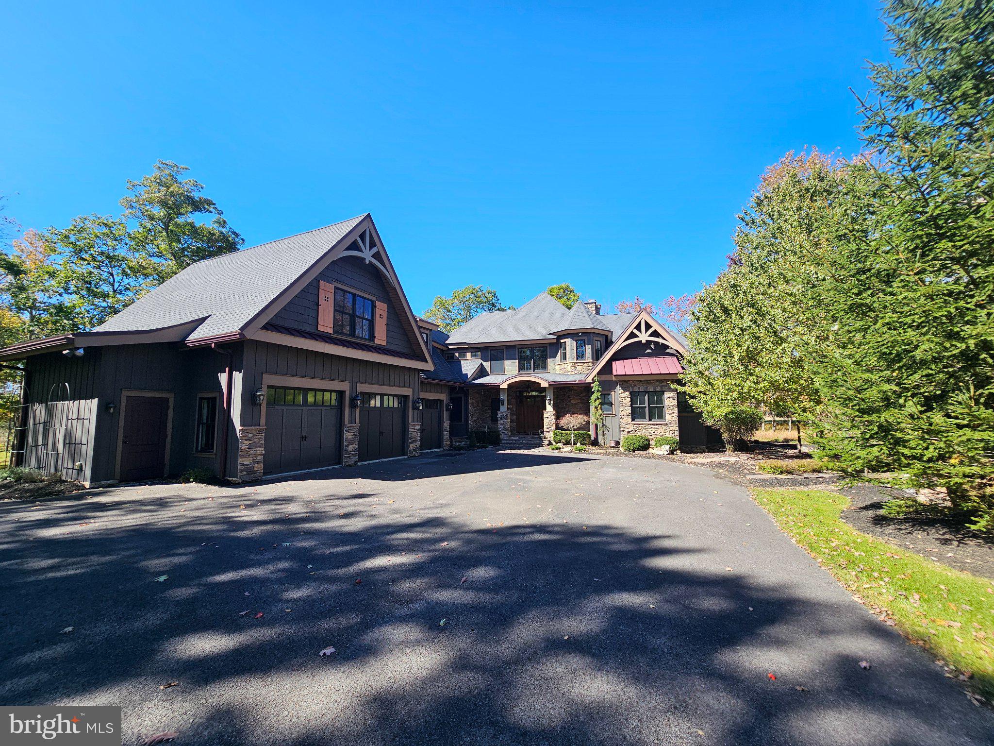 94 GRAND ESTATES DRIVE