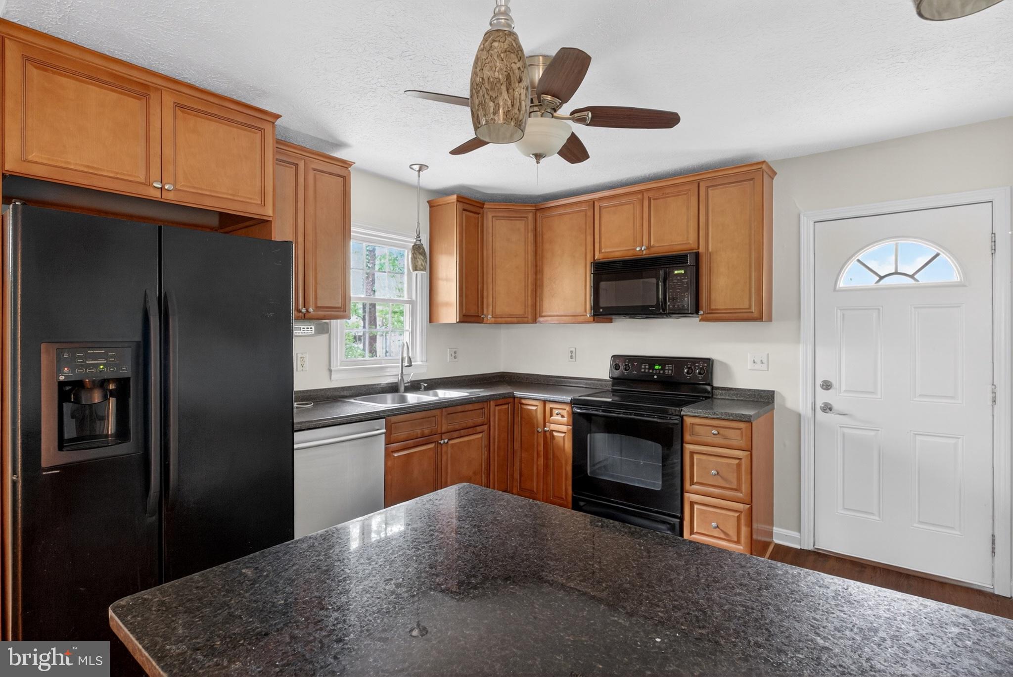 PINE HARBOUR - Residential