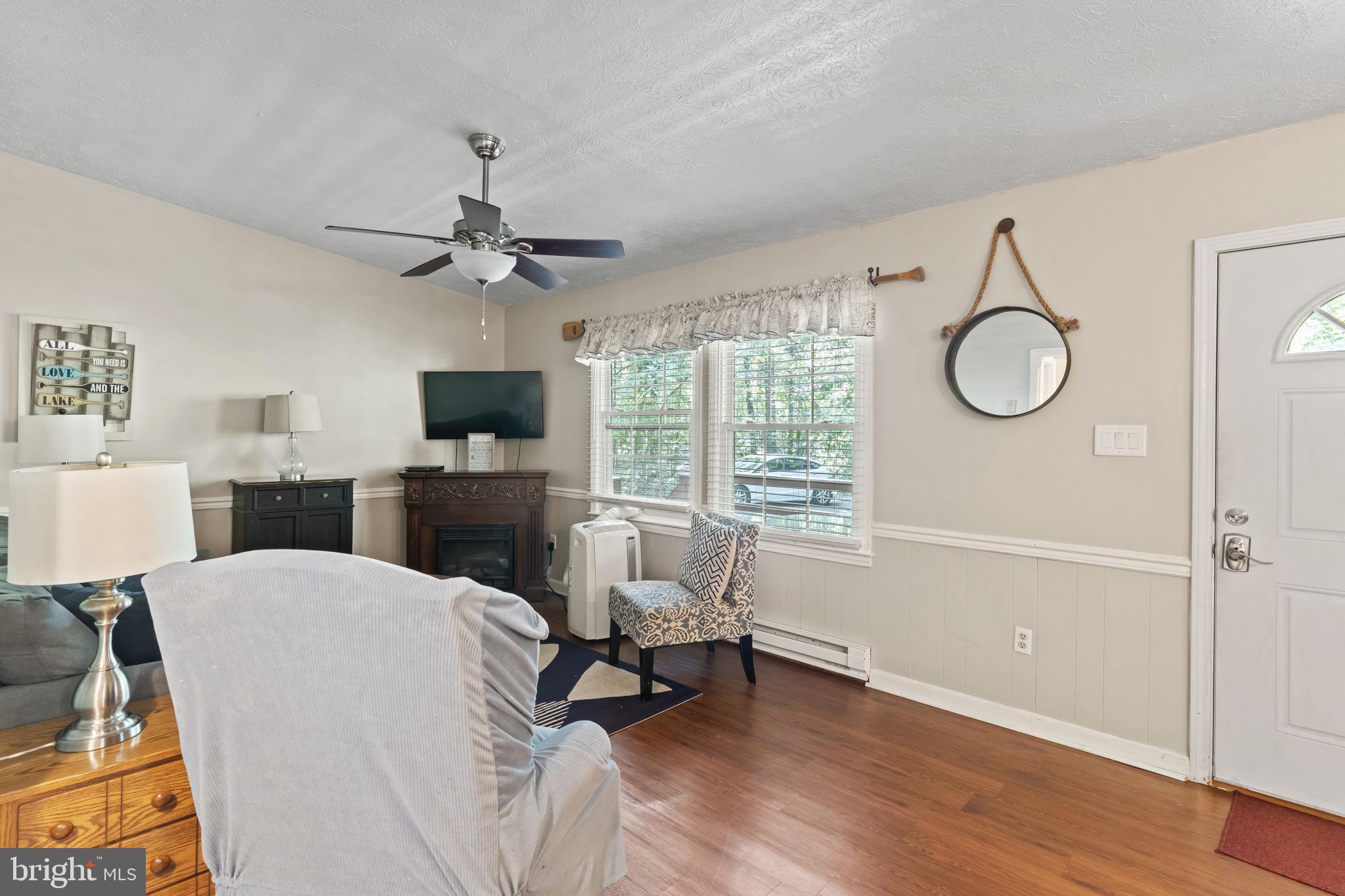 PINE HARBOUR - Residential