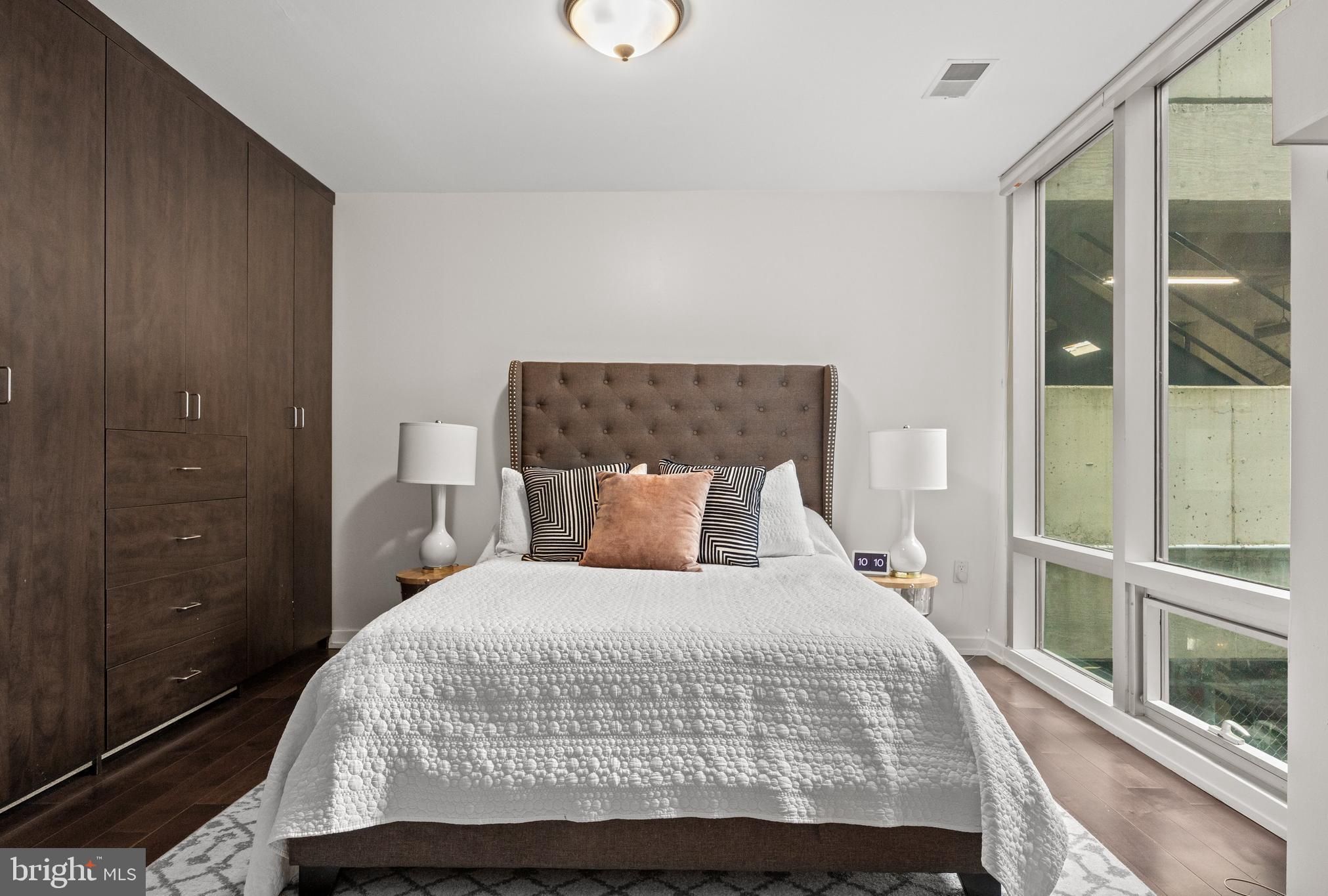 OLD CITY - Residential