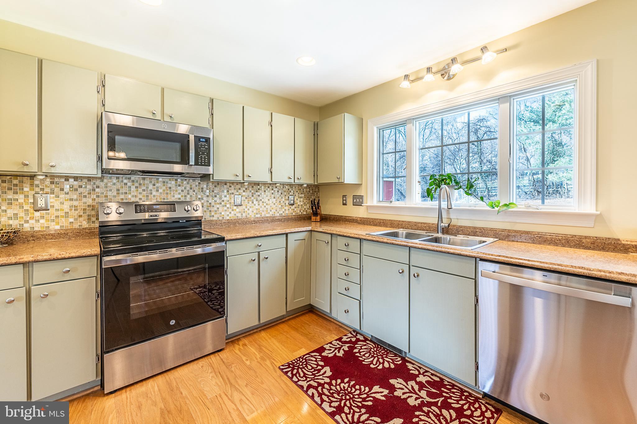 HILLWOOD ESTATES - Residential