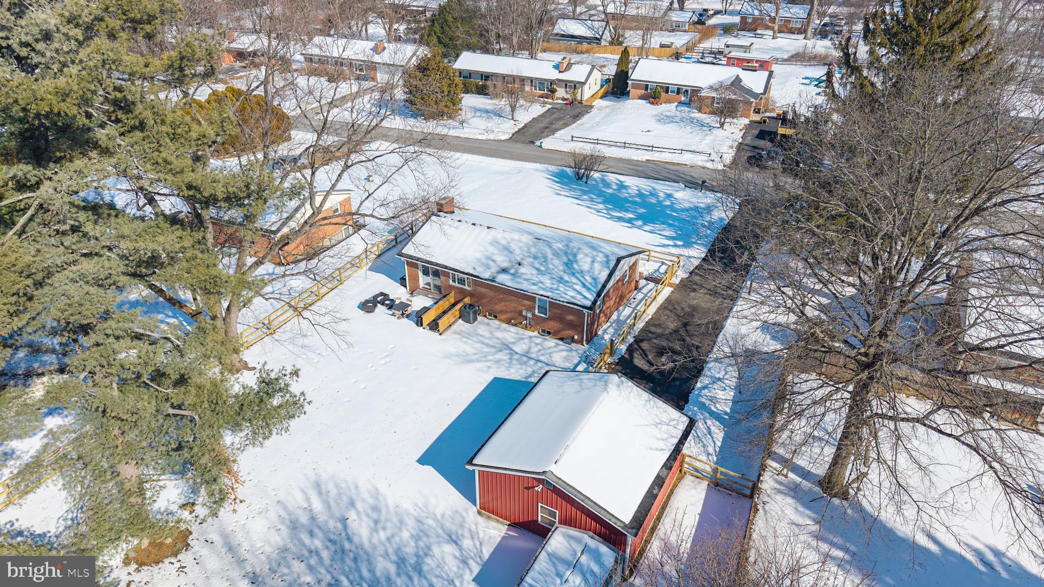 HILLWOOD ESTATES - Residential