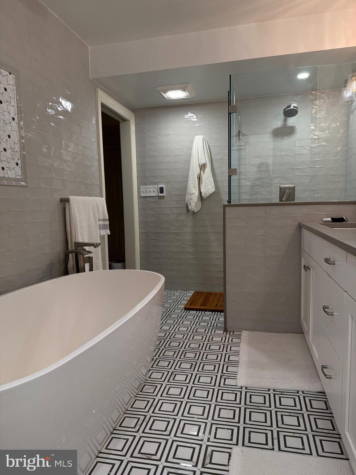 CANAL STREET - Residential