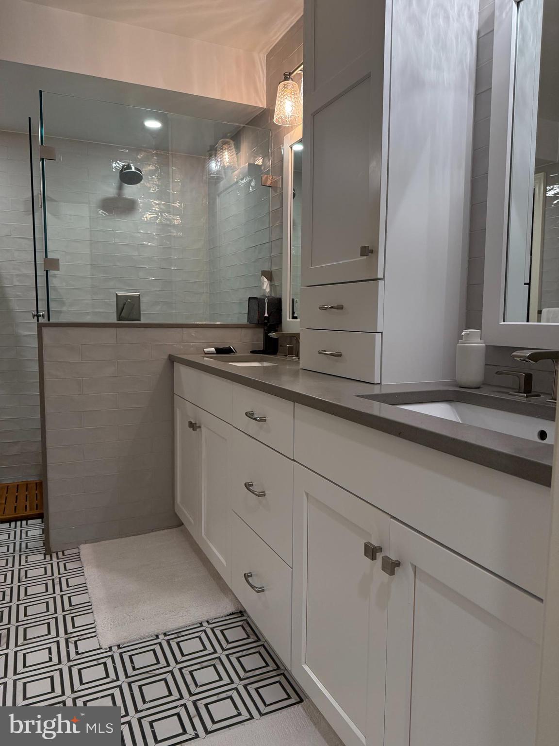 CANAL STREET - Residential