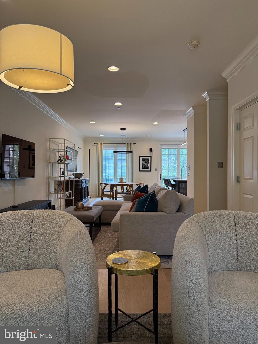 Amazing opportunity to live IN TOWN in the famed New Hope borough!!