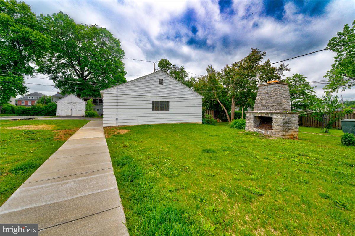 NORTH END - Residential Lease