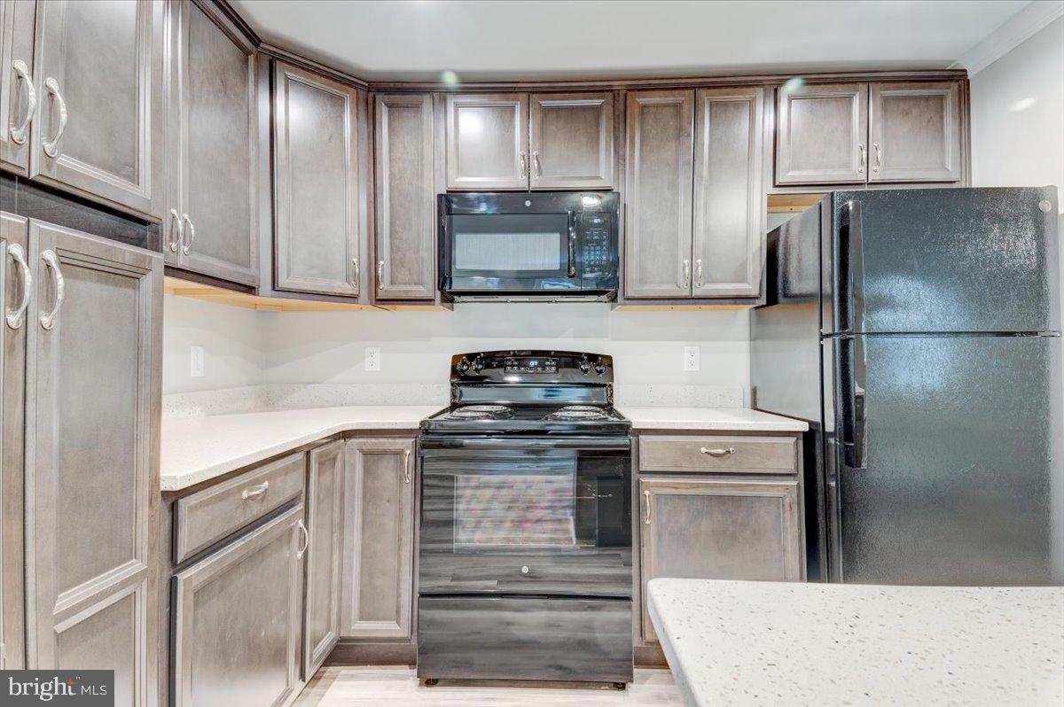 NORTH END - Residential Lease