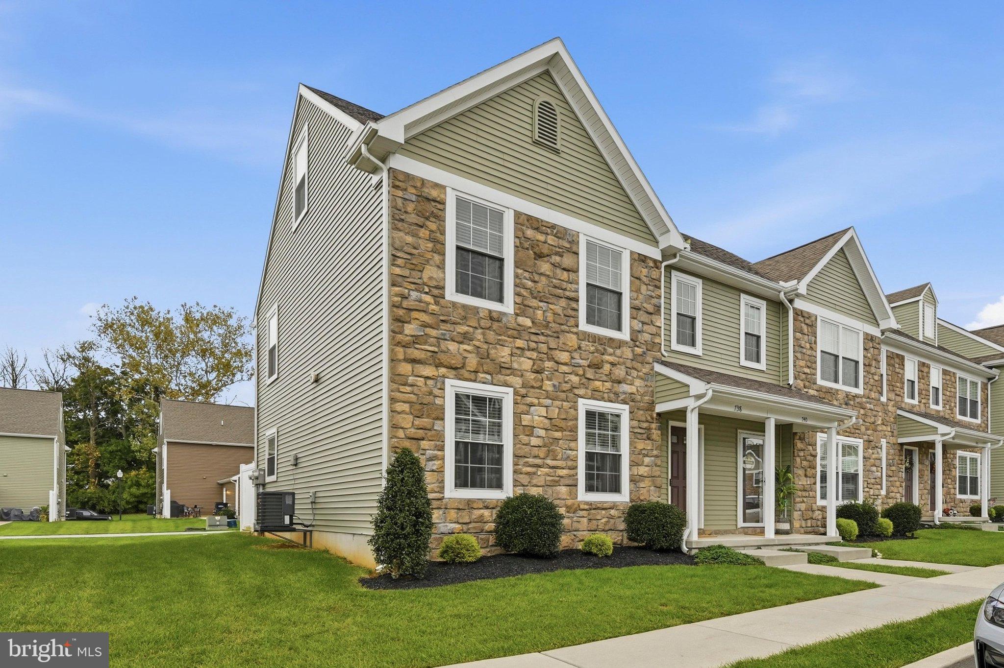 738 FARMWOOD LANE