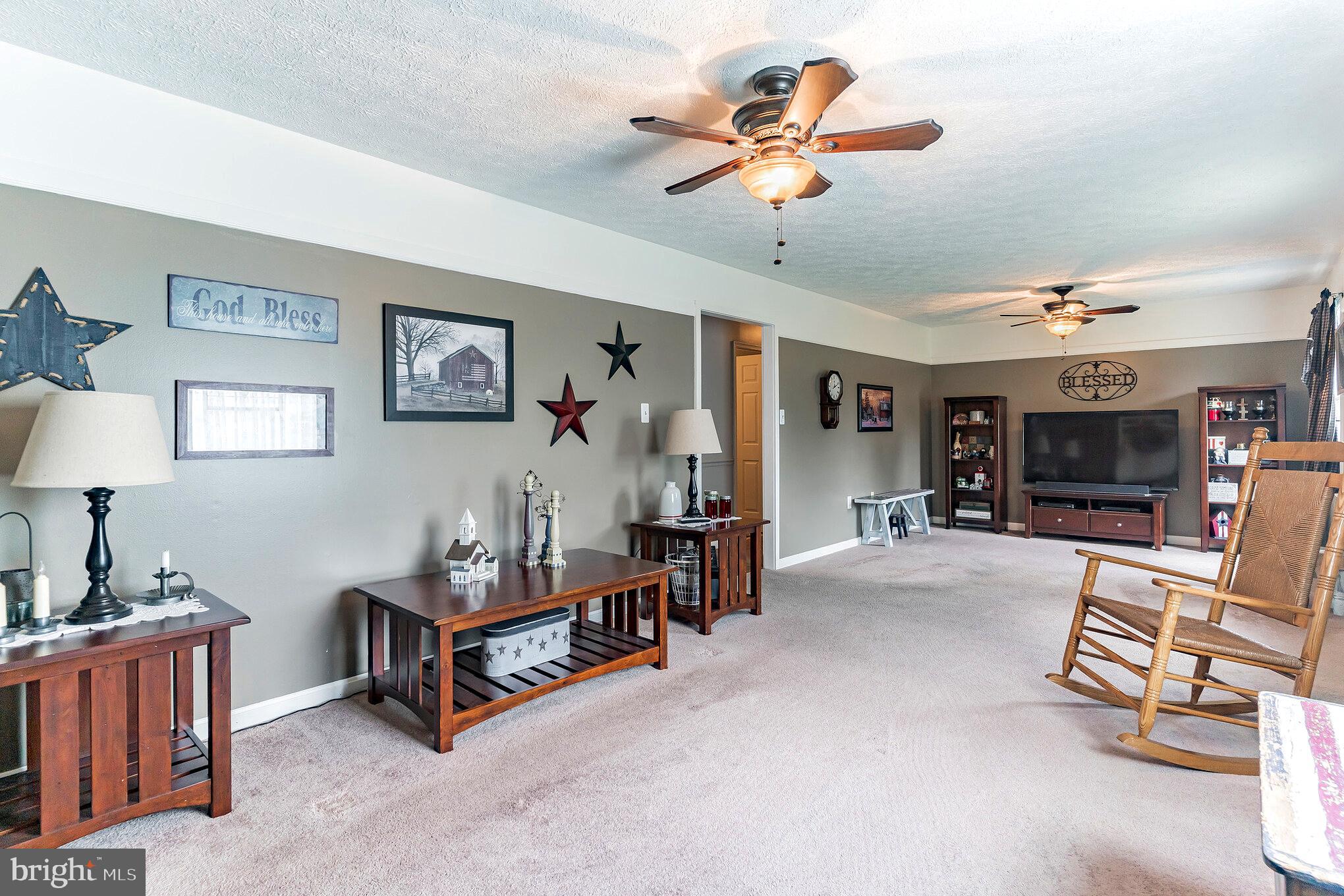 LAUREL RIDGE - Residential