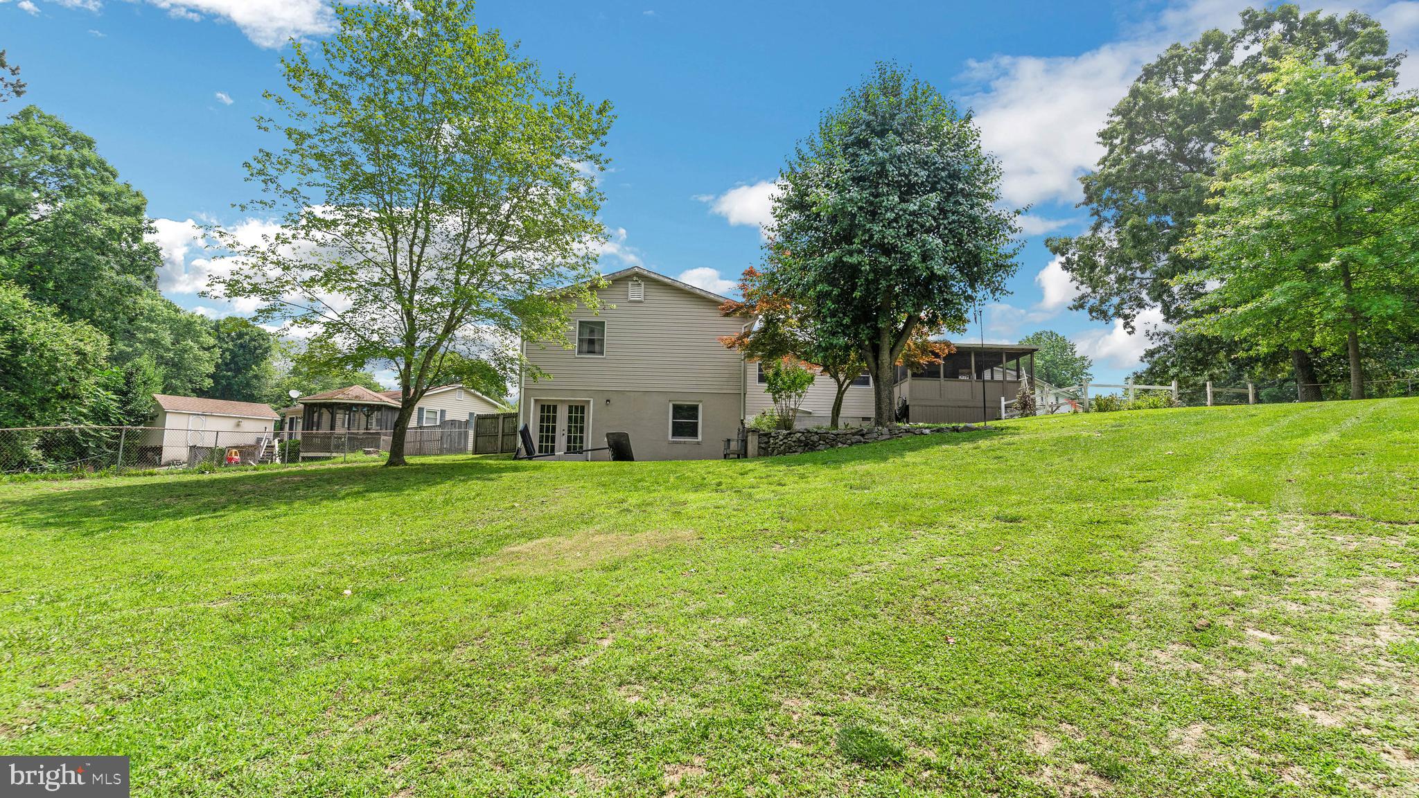 LAUREL RIDGE - Residential