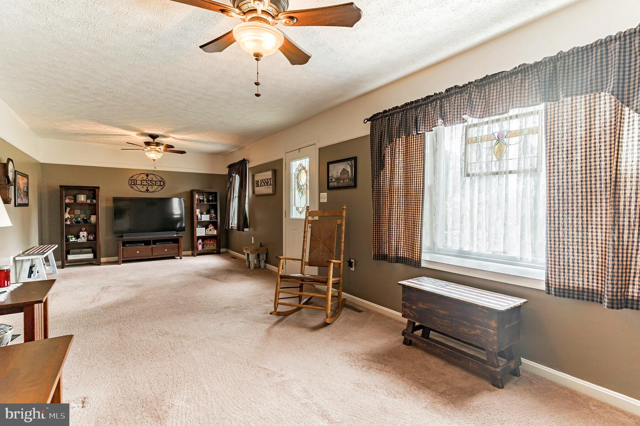 LAUREL RIDGE - Residential