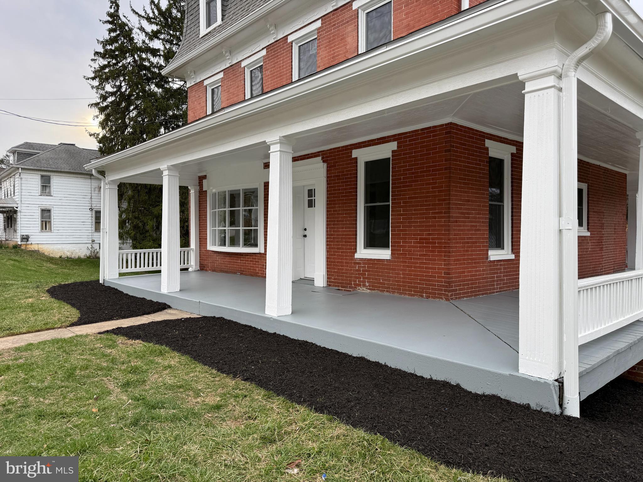 182 W MAIN STREET