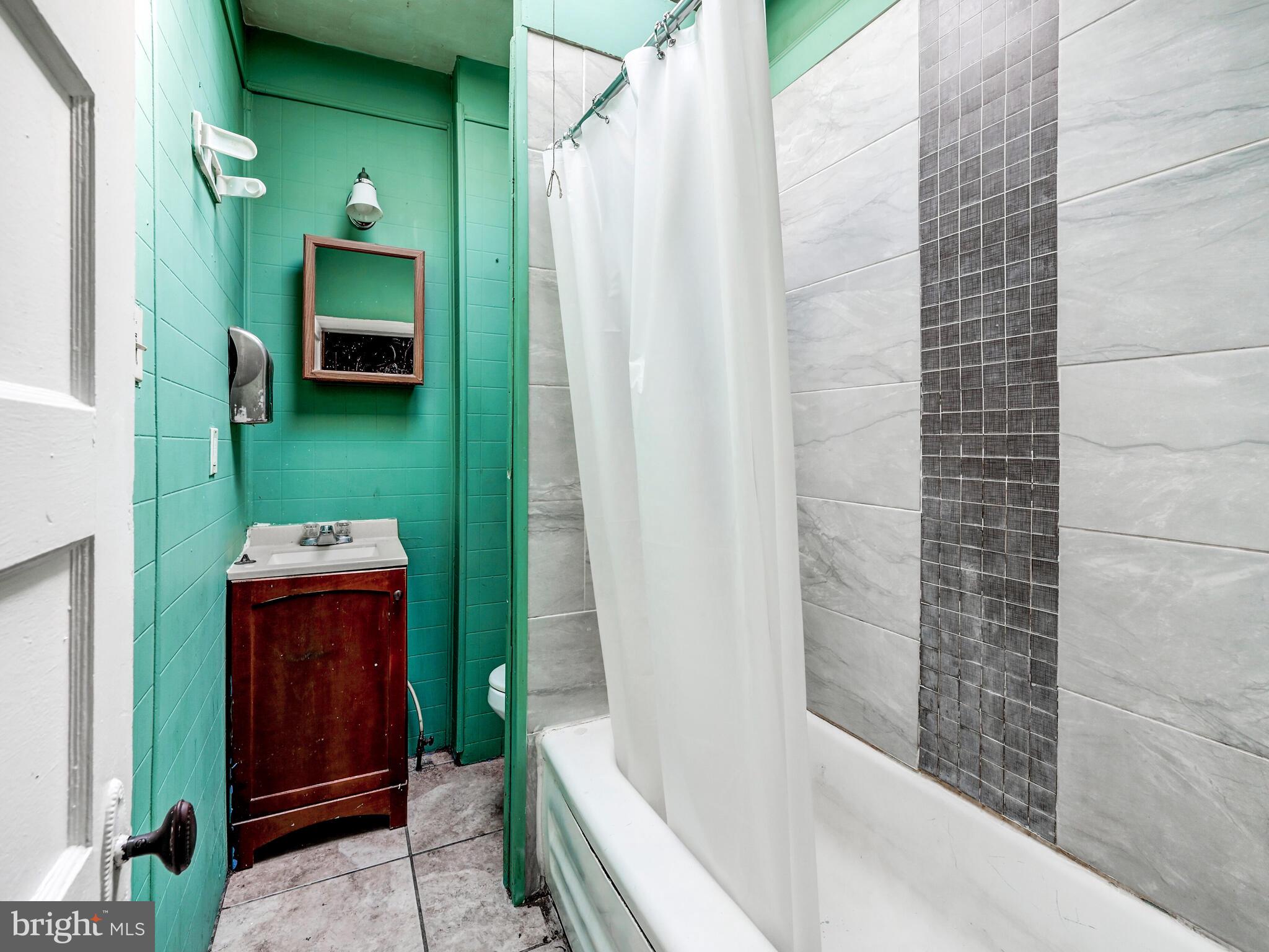 EAST SIDE - Residential