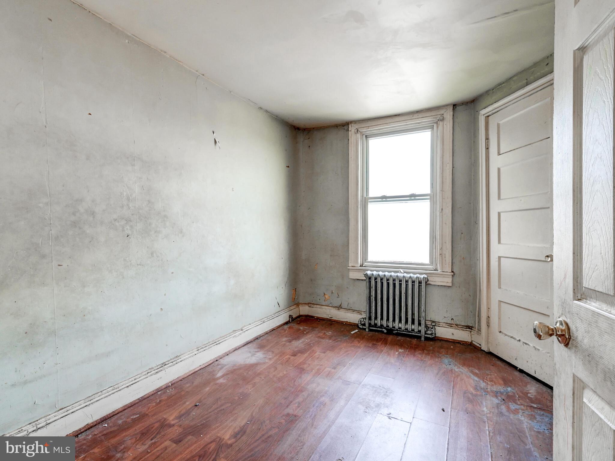 EAST SIDE - Residential