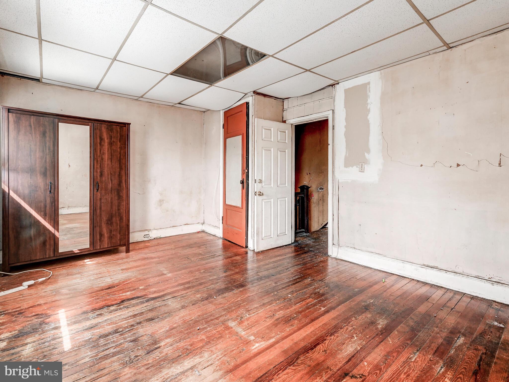 EAST SIDE - Residential