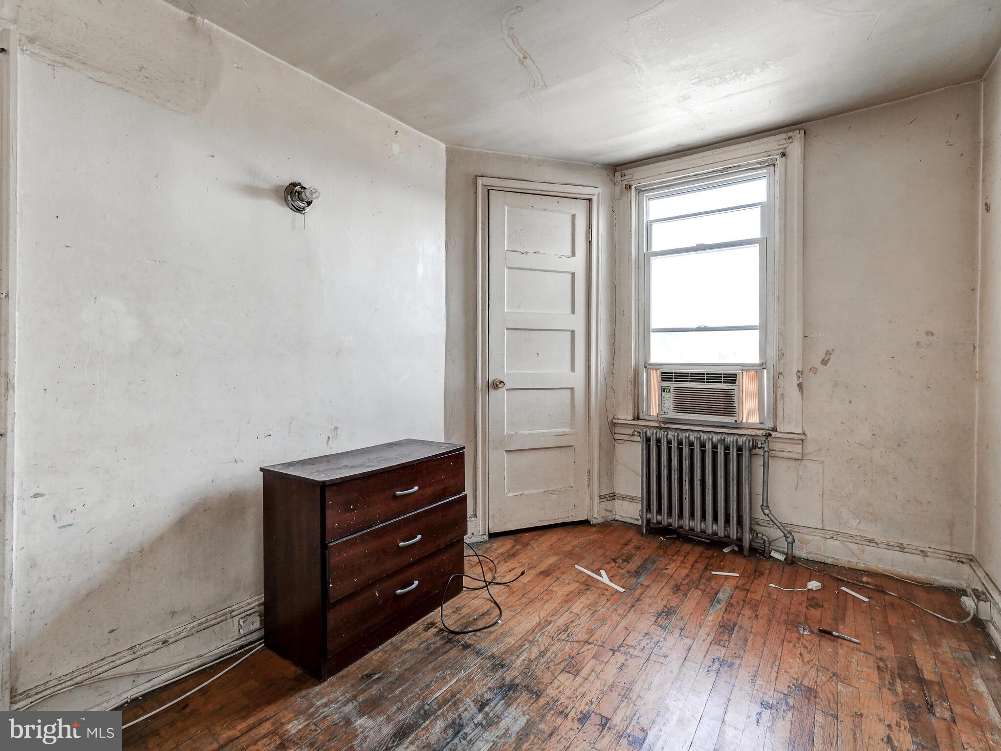 EAST SIDE - Residential