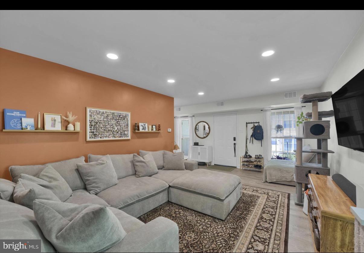 406 MIDDLETON PLACE