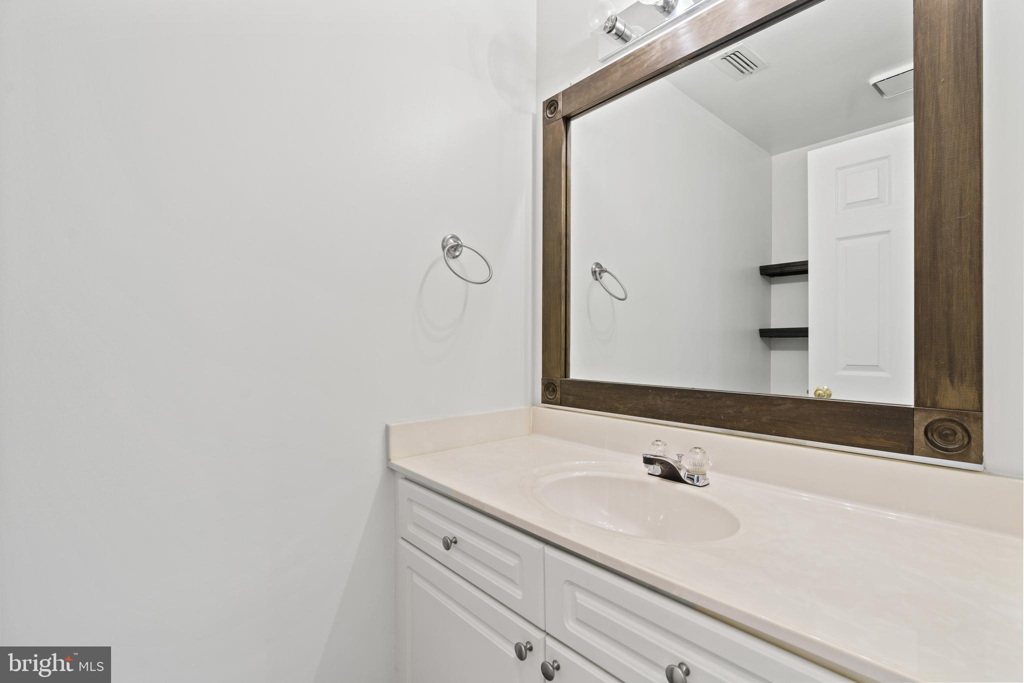 CHELSEA COURTS - Residential