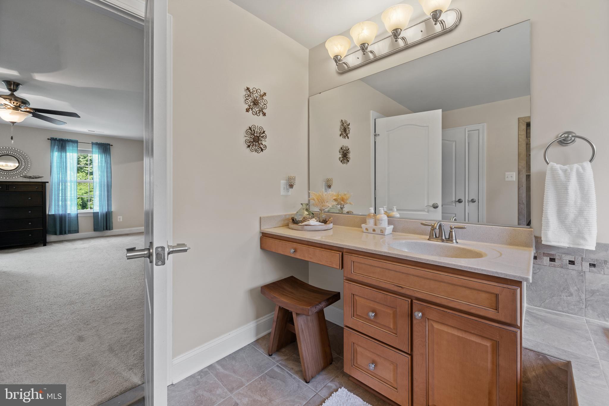 SIMMONS RIDGE - Residential