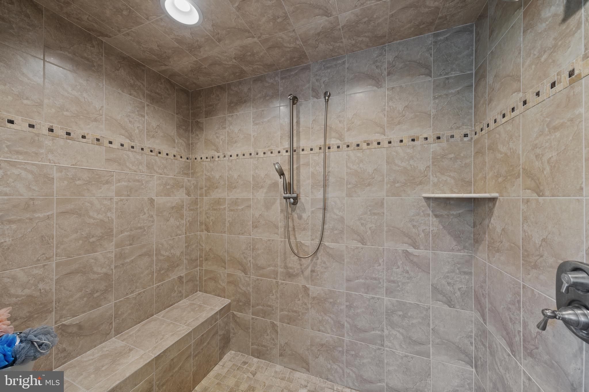 SIMMONS RIDGE - Residential