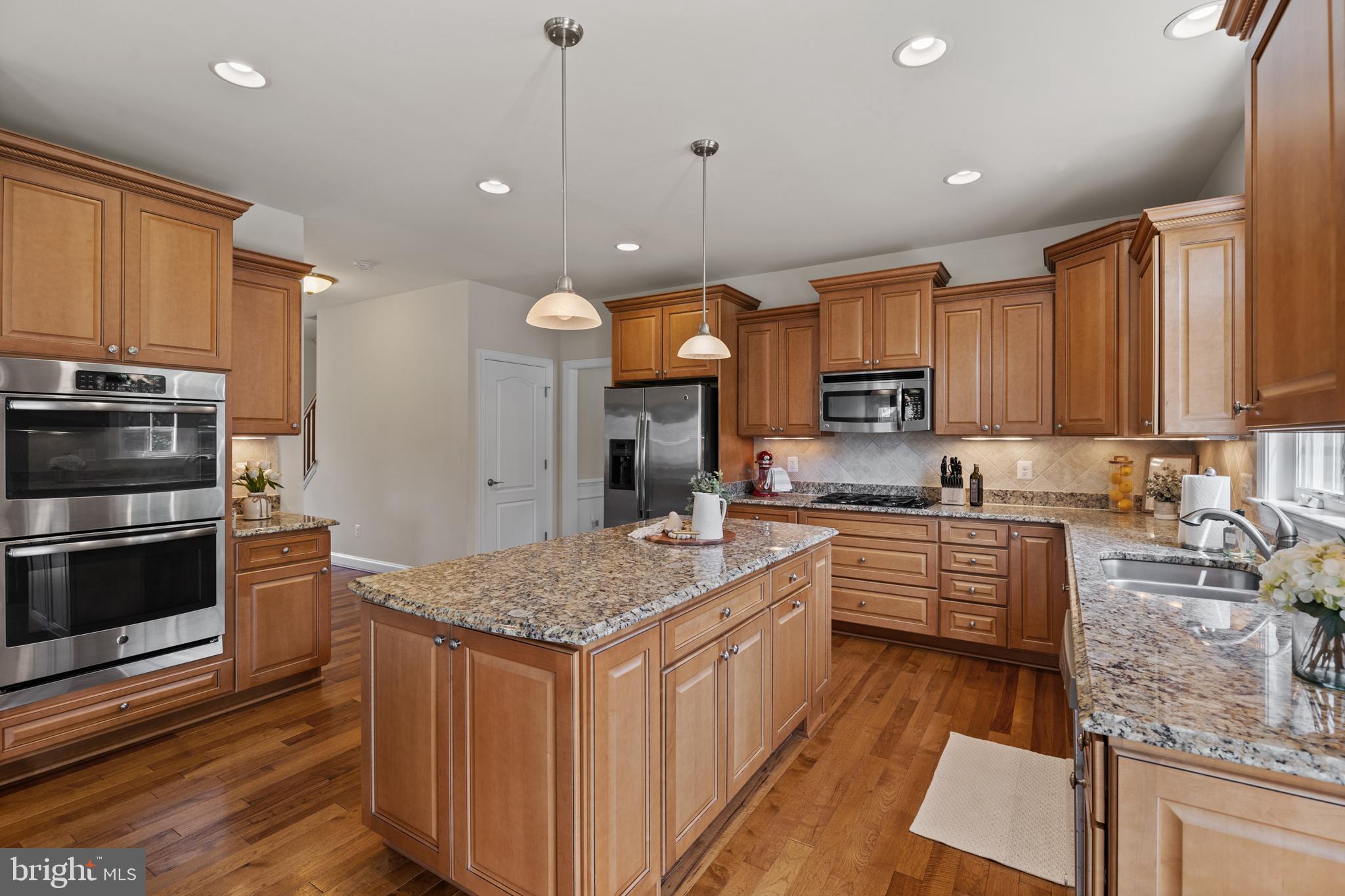 SIMMONS RIDGE - Residential