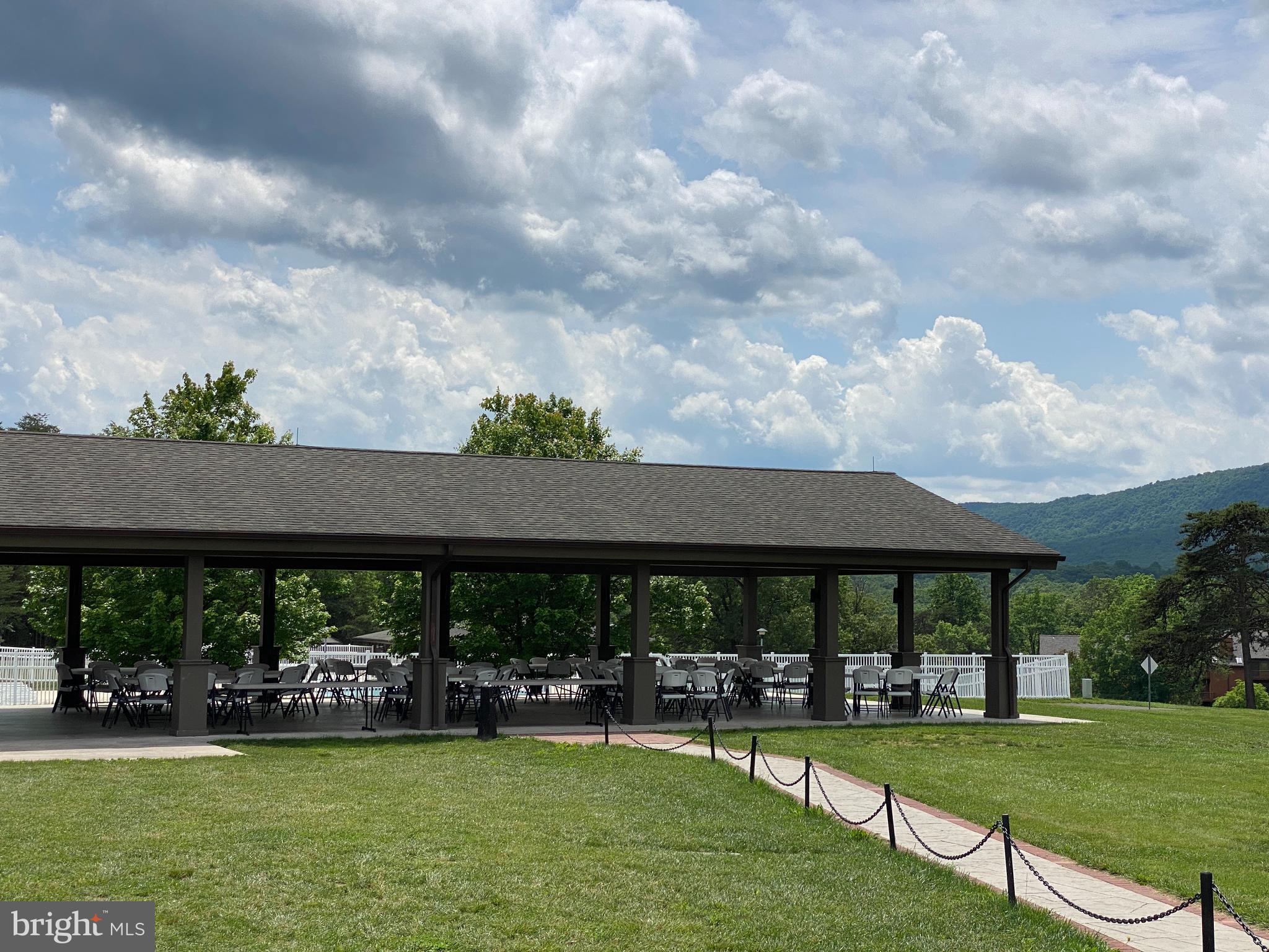 THE WOODS - Residential