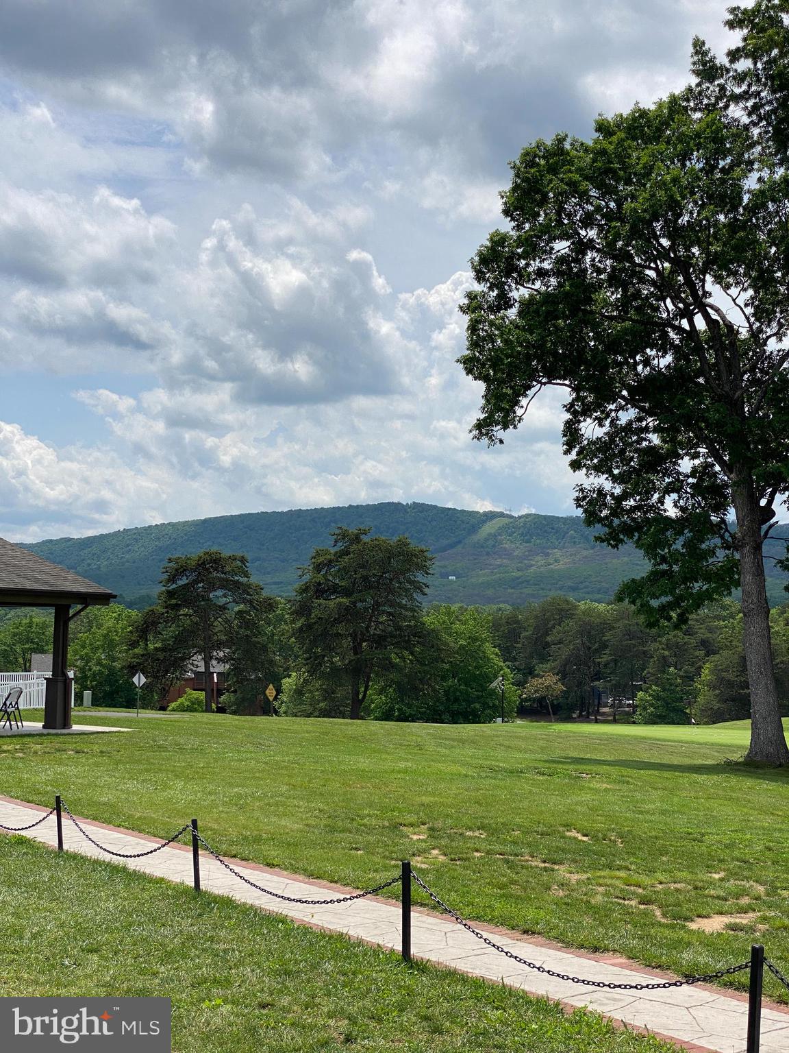 THE WOODS - Residential