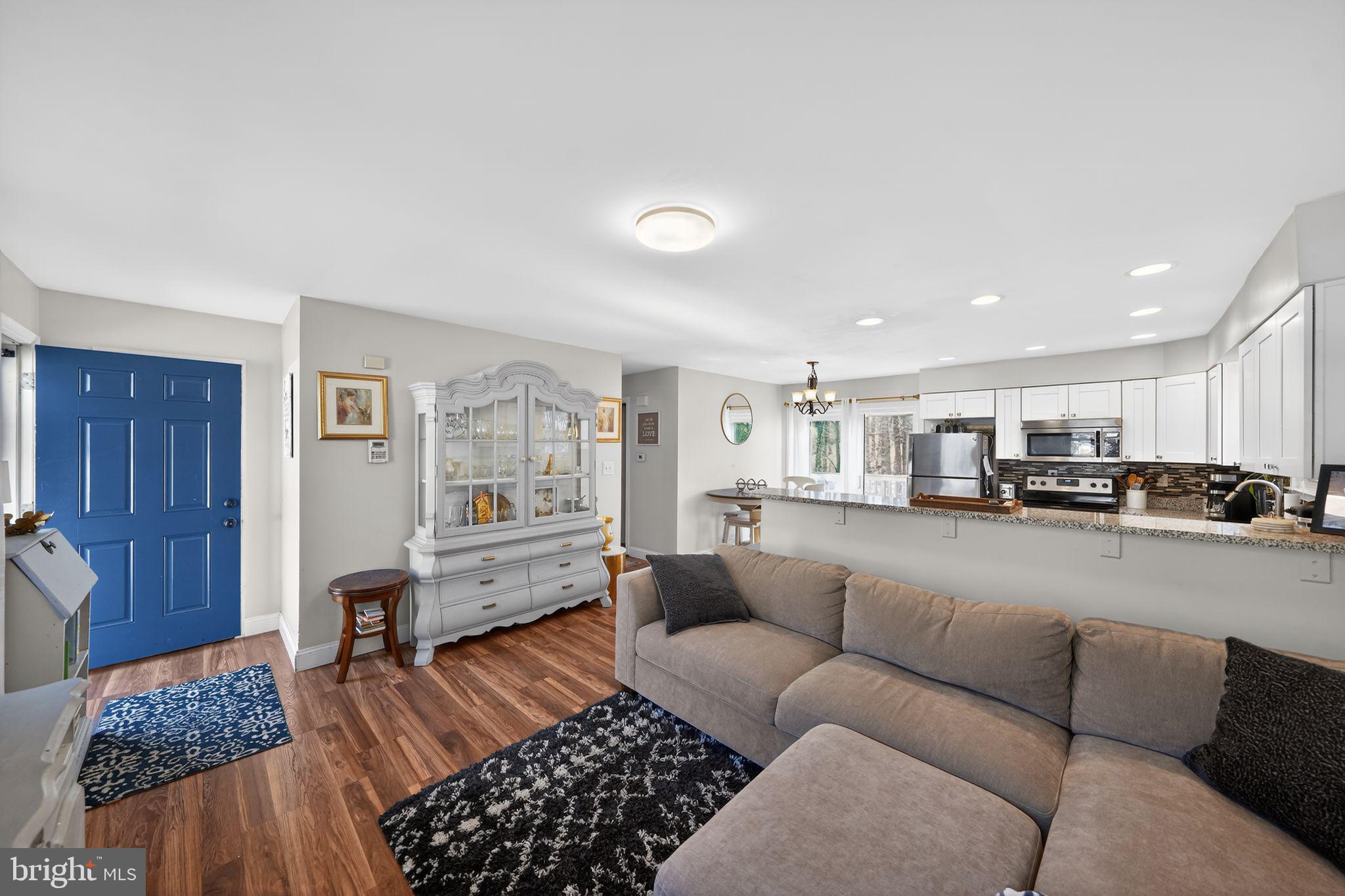 DANIA HILLS - Residential