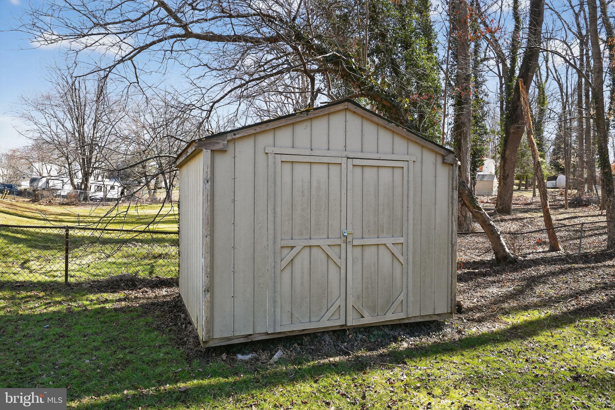 DANIA HILLS - Residential