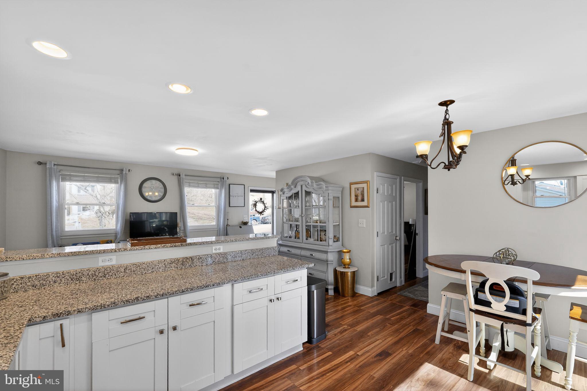 DANIA HILLS - Residential