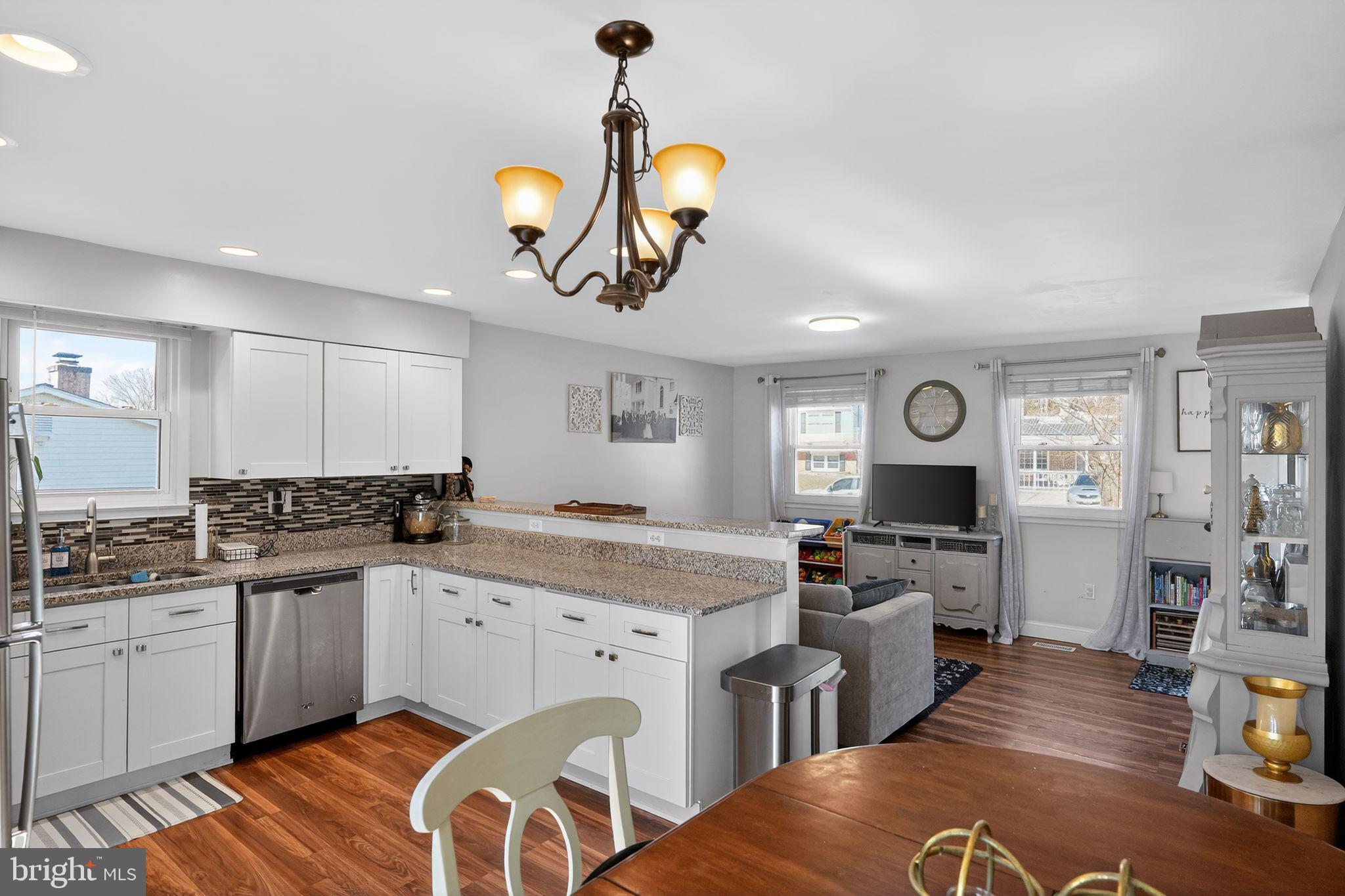 DANIA HILLS - Residential