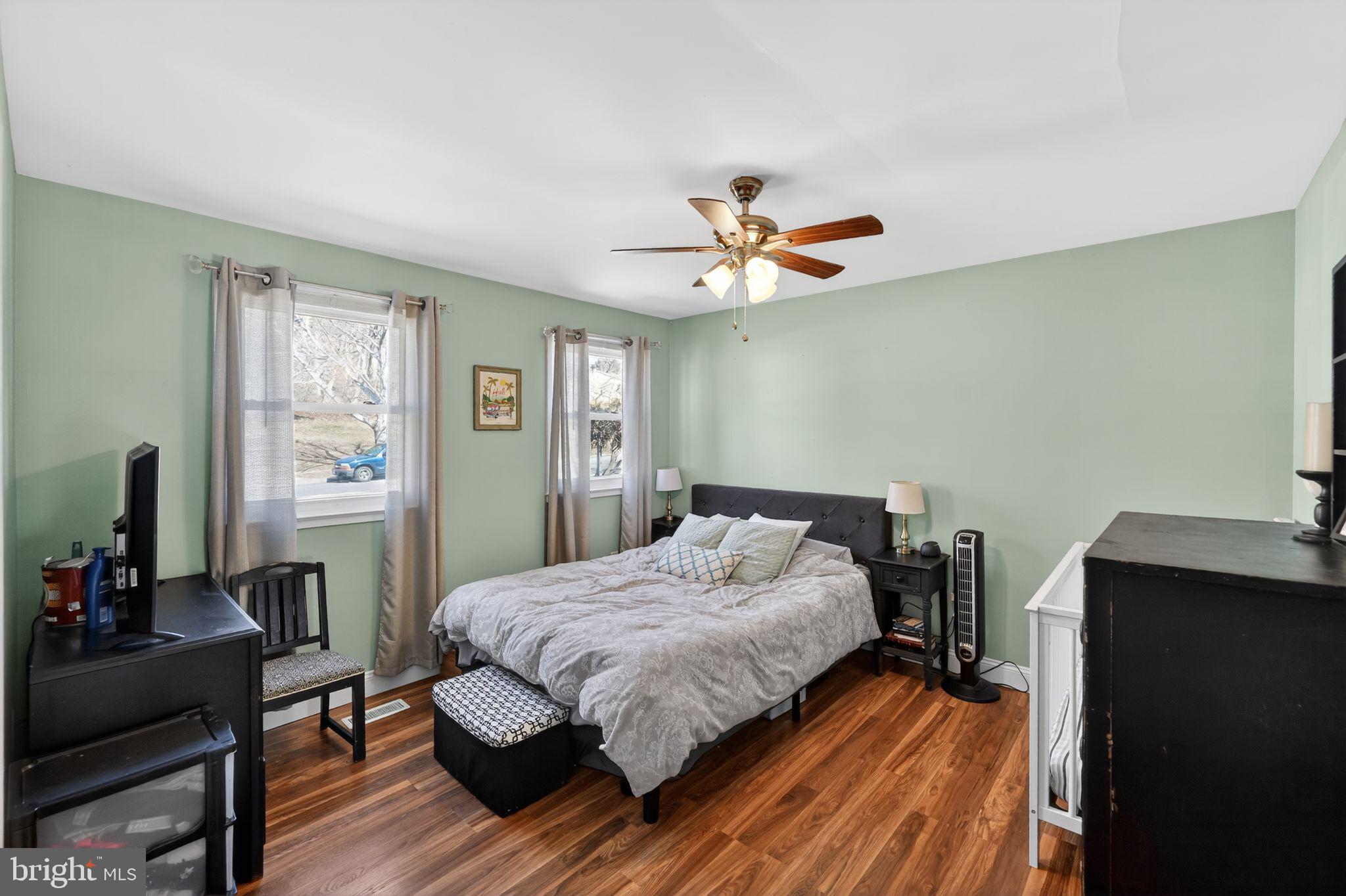 DANIA HILLS - Residential