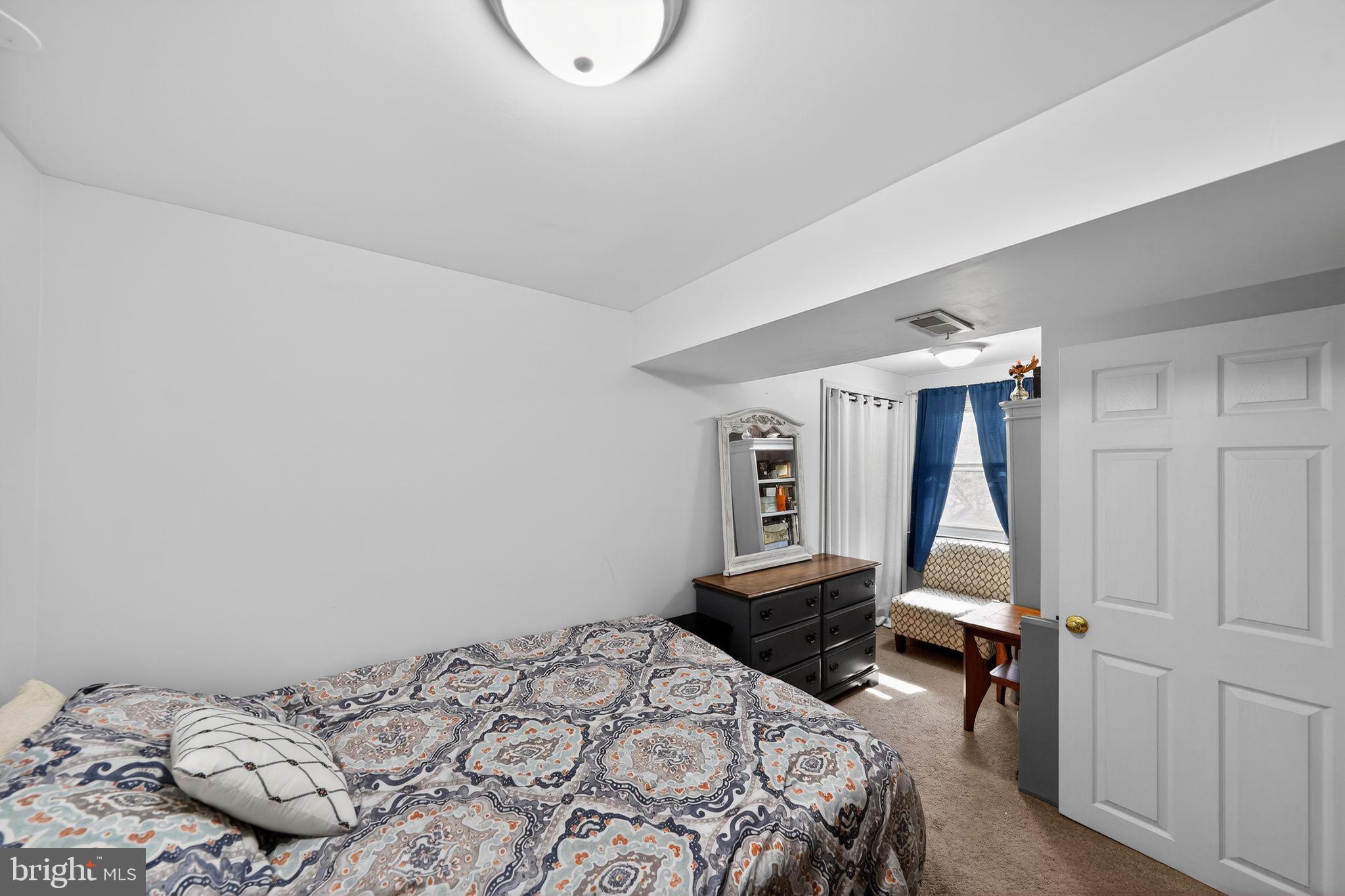 DANIA HILLS - Residential