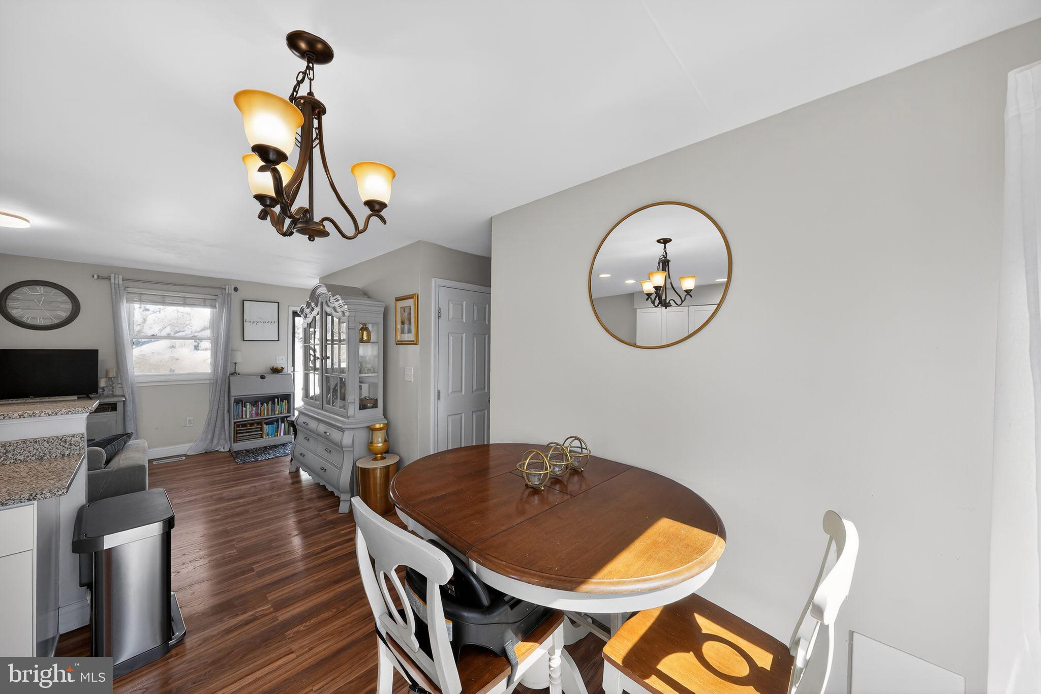 DANIA HILLS - Residential