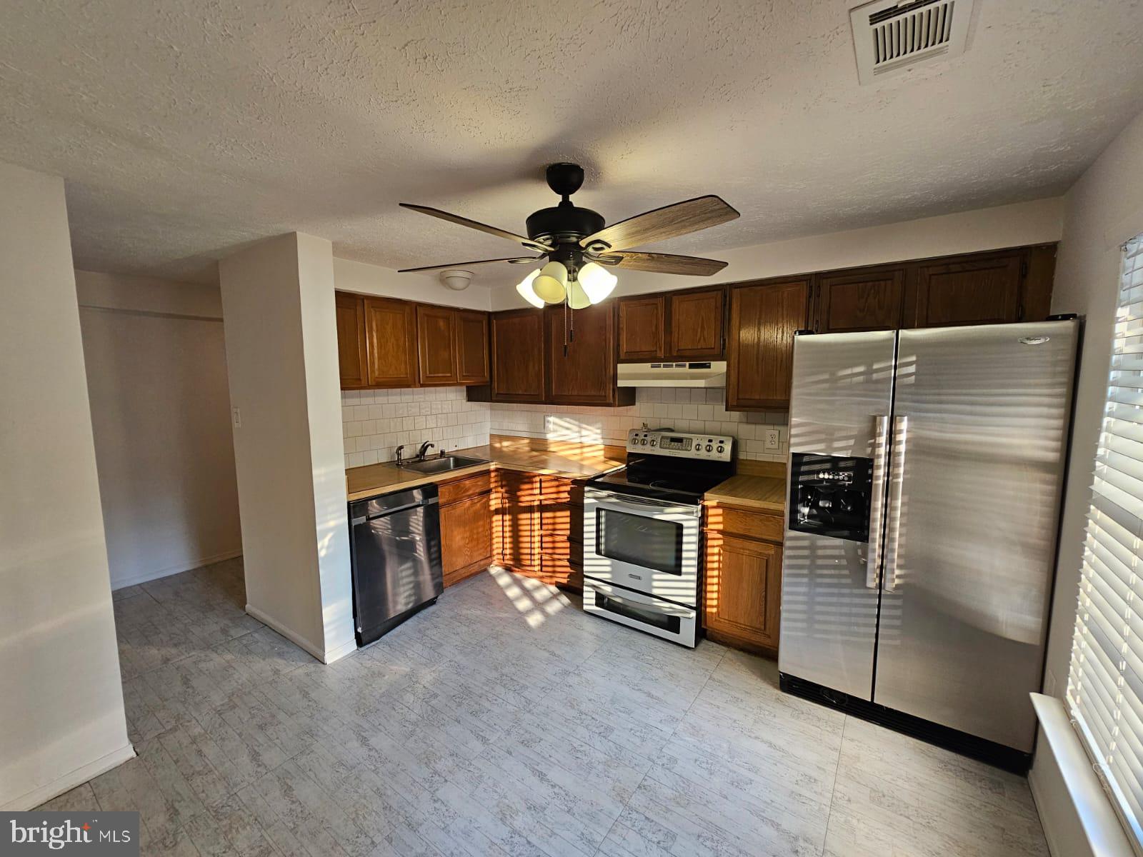 CLINTON PLAZA - Residential