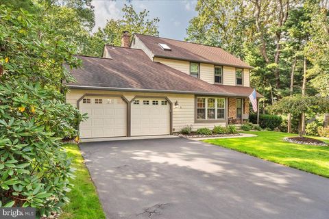 8 SHERWOOD LANE VOORHEES NJ 08043