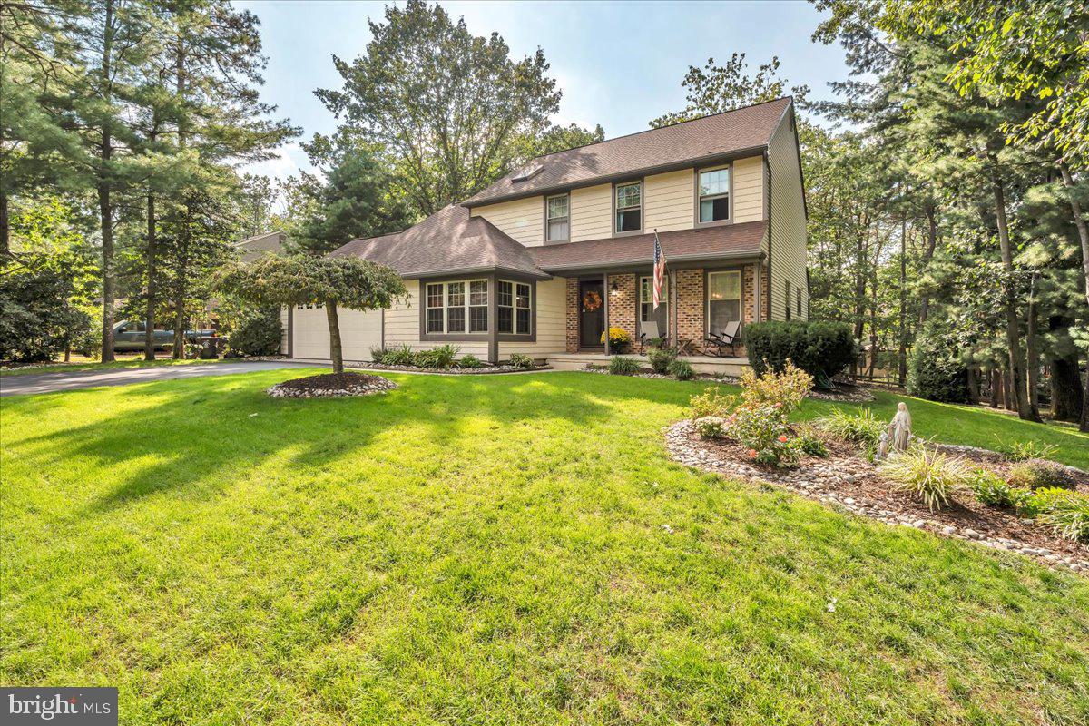 8 SHERWOOD LANE