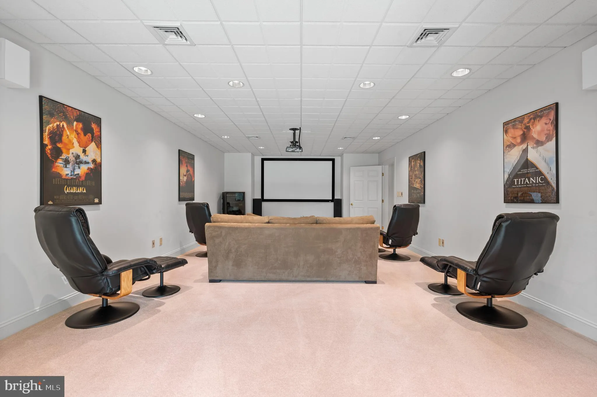 Malvern, Pennsylvania 19355, United States, 4 Bedrooms Bedrooms, ,5 BathroomsBathrooms,Residential,Contingent,86274