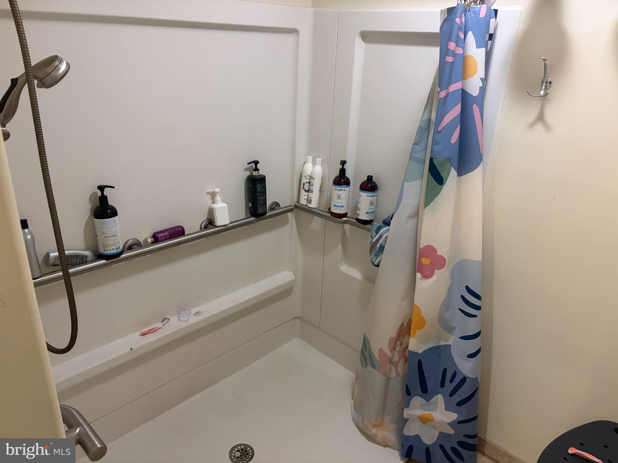 WHITE ROCK ACRES - Residential