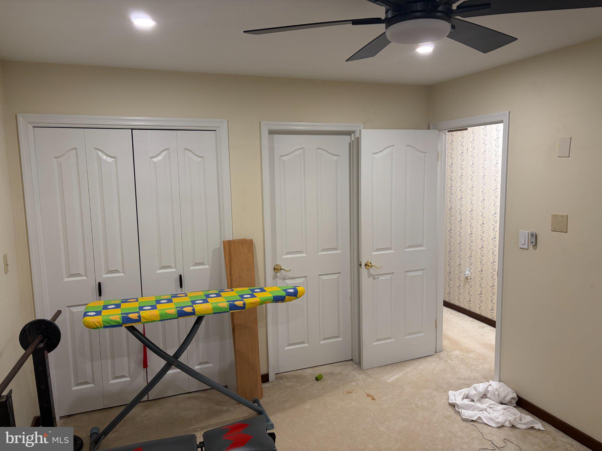WHITE ROCK ACRES - Residential