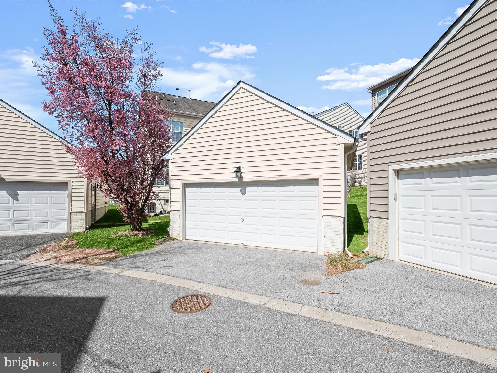 ARORA HILLS - Residential