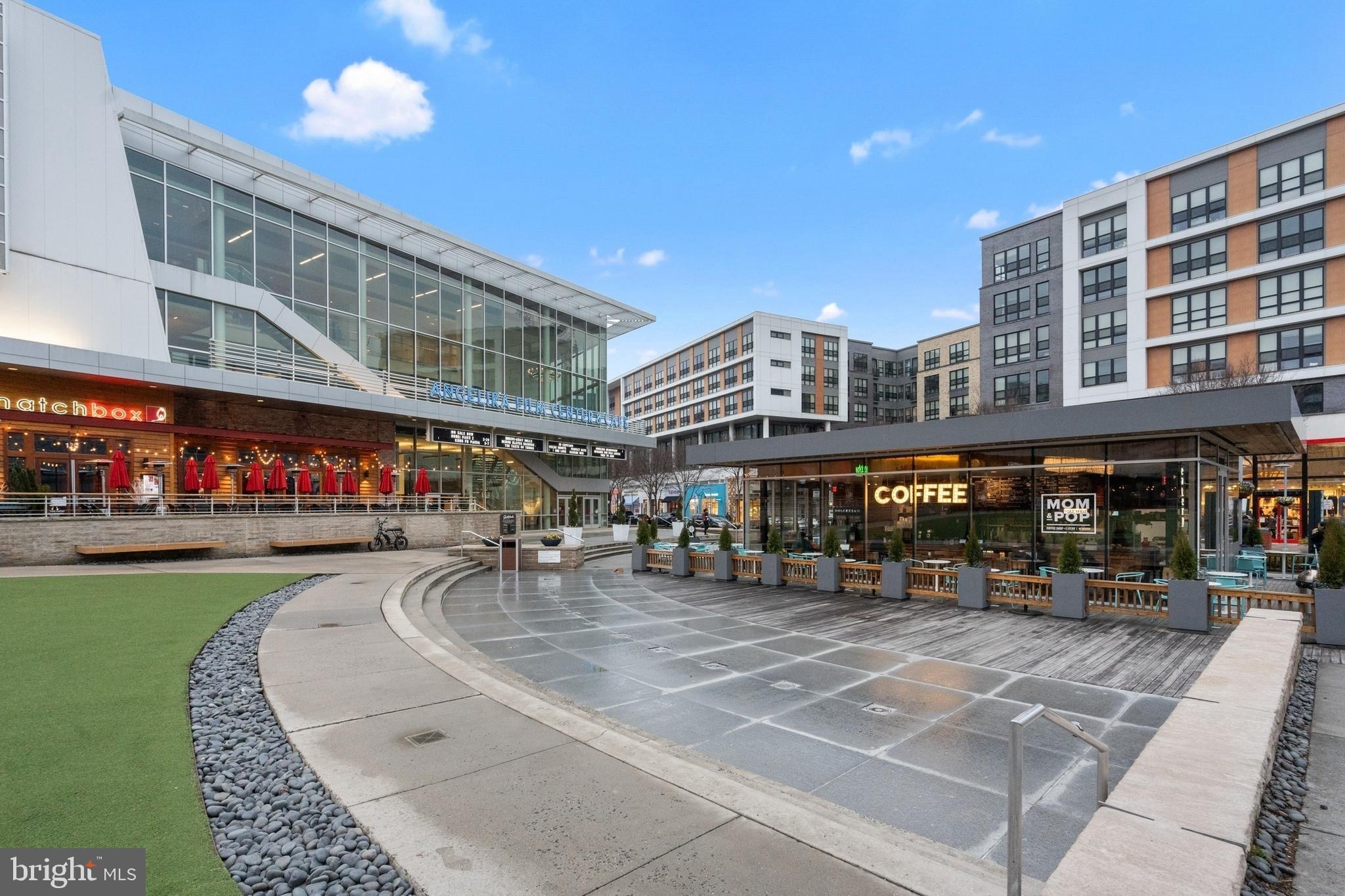 WOODBURN VILLAGE - Residential