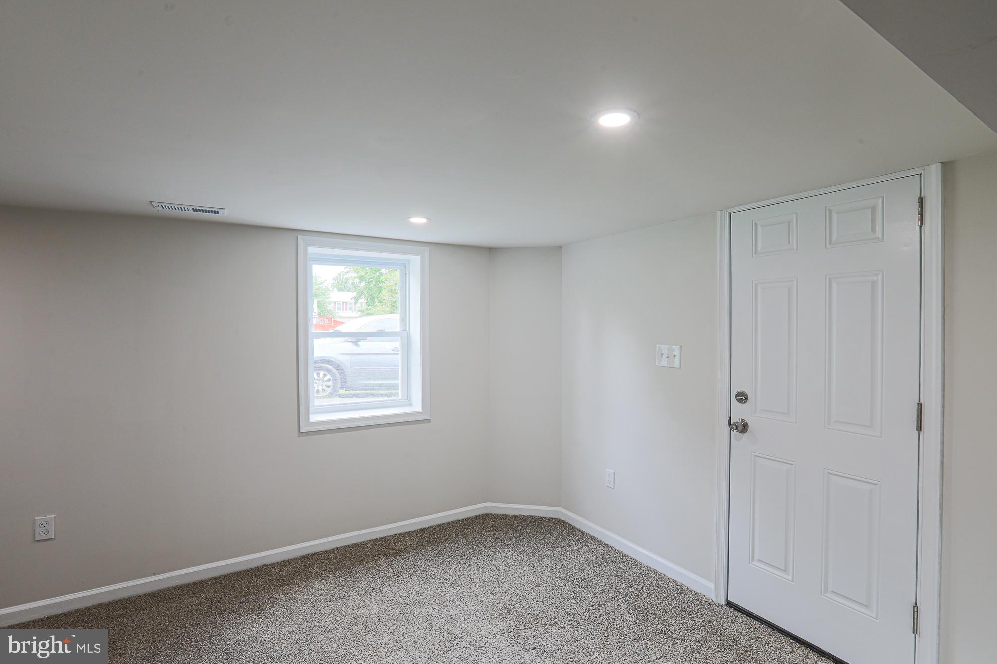 ROSEDALE - Residential Lease