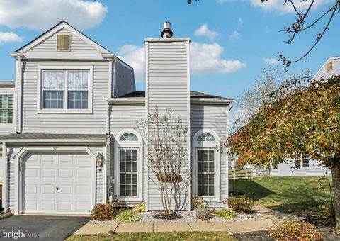 52 SKYVIEW WAY NEWTOWN PA 18940