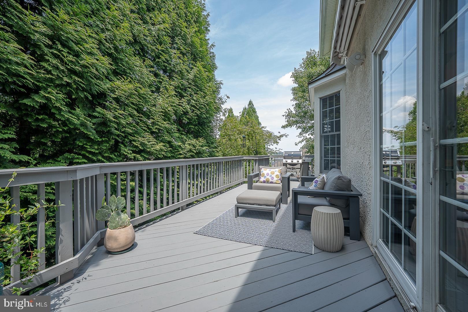 MERION HILL - Residential